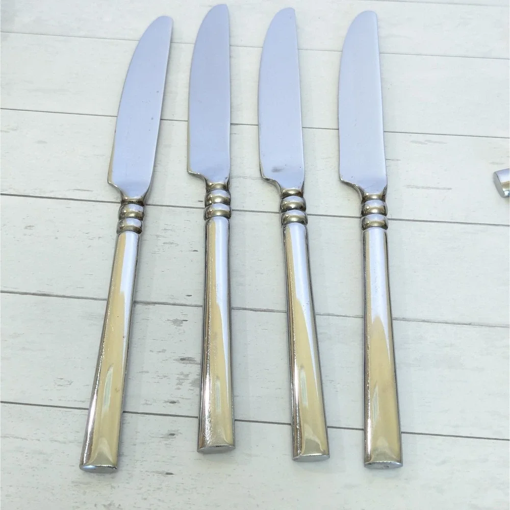 Oneida 18/10 Tortola 3 Salad Fork, 4 Soup Spoon, 4 Dinner Knives Mixed Lot of 11